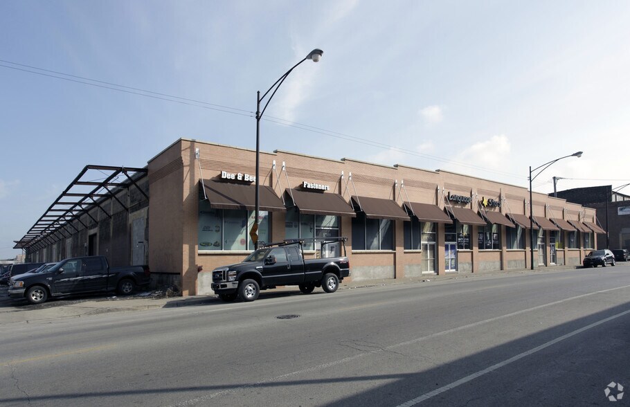 More Photos Of 1731-1749 N Elston Ave, Chicago General Retail For Lease