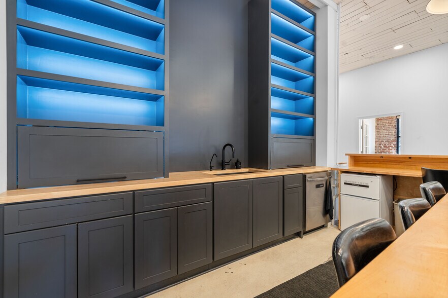 More Photos Of 312 N Highland Ave NE, Atlanta Storefront Retail Office For Lease