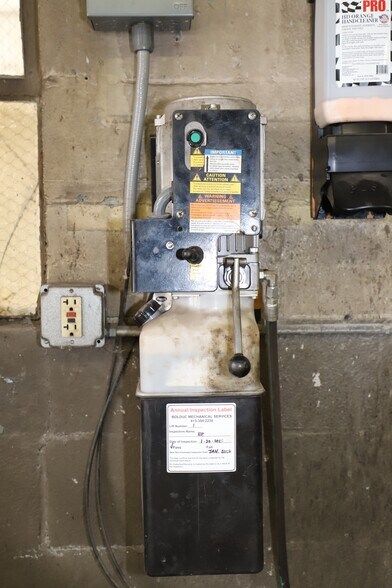 More Photos Of 229 Canal St, Brattleboro Auto Salvage Facility For Sale