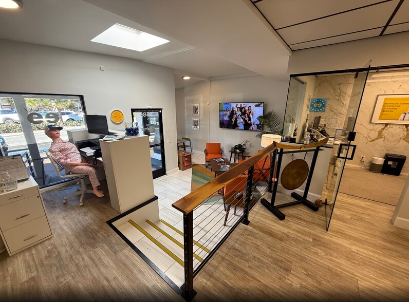 More Photos Of 5685-5693 La Jolla Blvd, La Jolla Apartments For Lease
