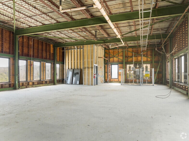 More Photos Of 931 Noble St, Anniston Office For Sale