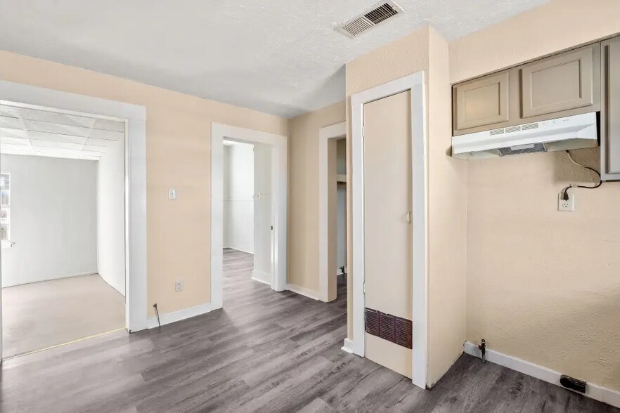 More Photos Of 2001 E Grand Ave, Marshall Office For Sale