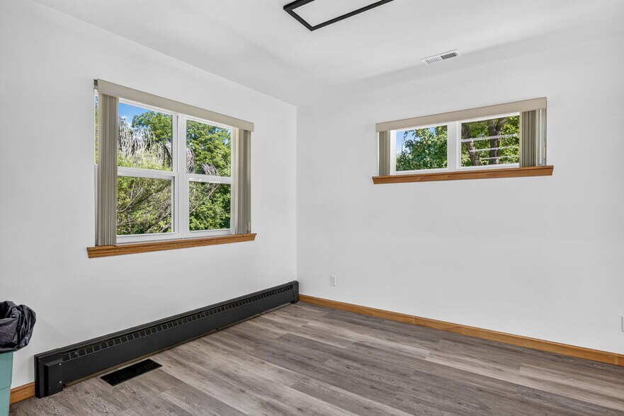 More Photos Of 535 Elm St, Hillsboro Office For Sale