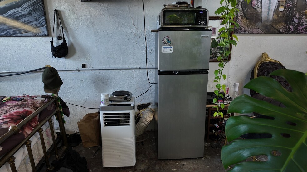 More Photos Of 2401 W Cervantes St, Pensacola General Retail For Sale