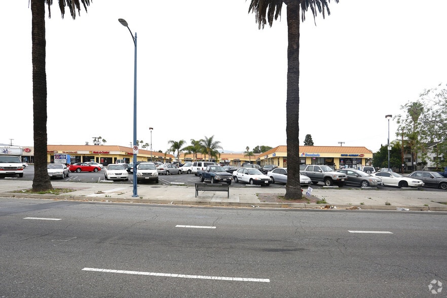 More Photos Of 21001-21015 Sherman Way, Canoga Park Freestanding For Lease
