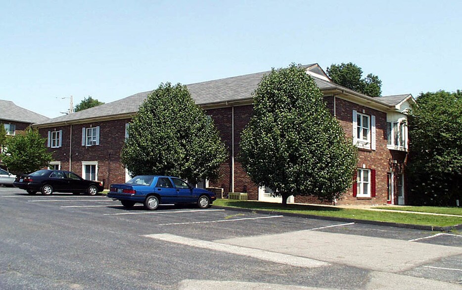 More Photos Of 1821 Sherman Dr, Saint Charles Medical For Lease