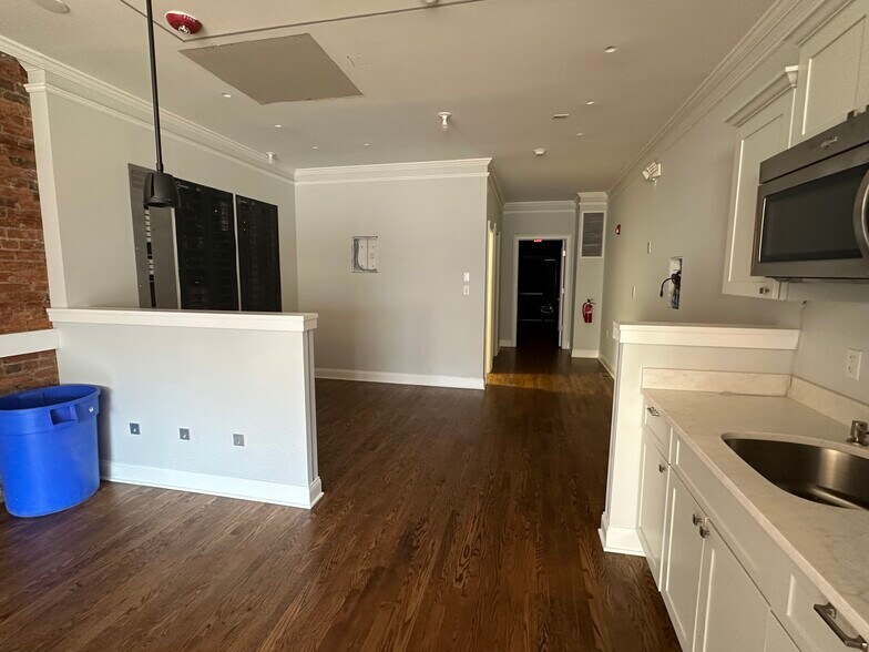 More Photos Of 166 Monmouth St, Red Bank Storefront Retail Residential For Lease