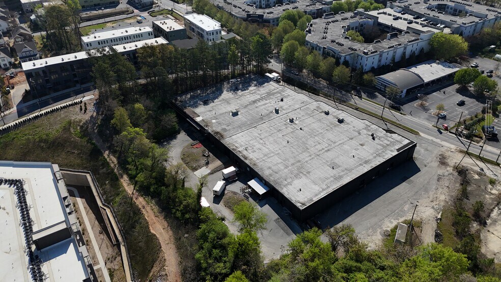 More Photos Of 1073-1075 Huff Rd NW, Atlanta Warehouse For Lease