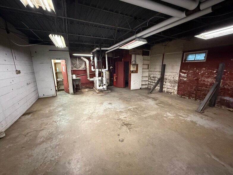 More Photos Of 1225 Streng St, Cincinnati Manufacturing For Sale