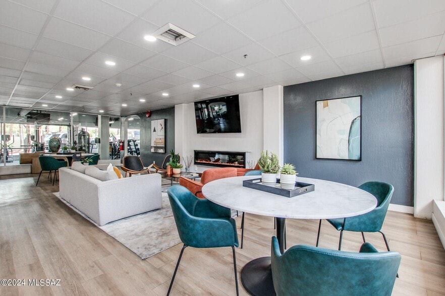 More Photos Of 425 W Paseo Redondo, Tucson Apartments For Sale