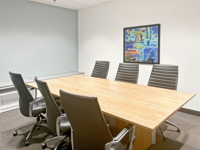 More Photos Of 1111 Boul Dr-Frederik-Philips, Montréal Coworking Space