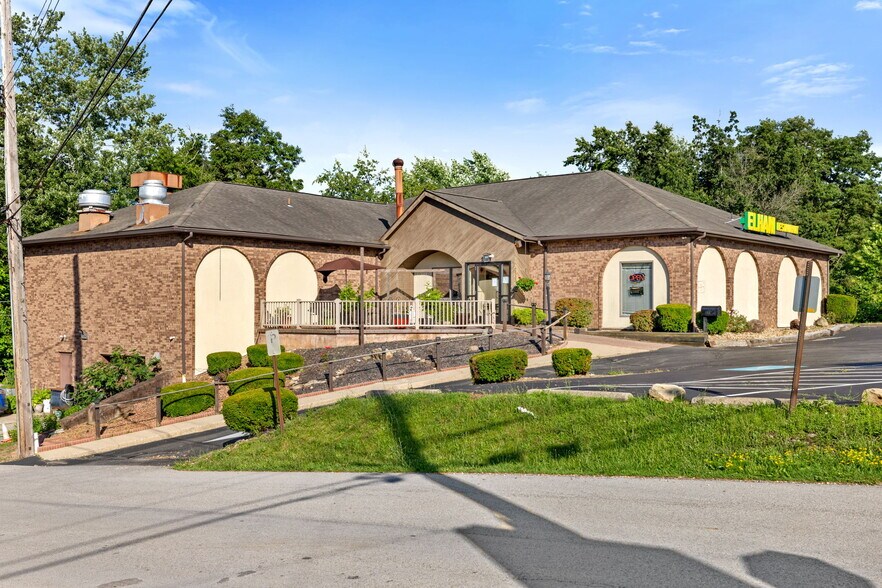 More Photos Of 2001 E Washington St, New Castle Restaurant For Sale