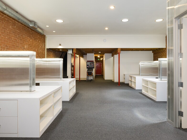 More Photos Of 1424 Marcelina Ave, Torrance Freestanding For Lease