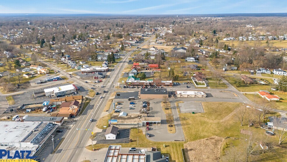 More Photos Of 4554 Mahoning Ave, Warren Unknown For Lease