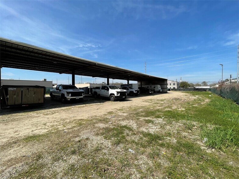More Photos Of 3443 Pinemont Dr, Houston Land For Lease