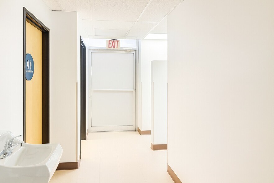 More Photos Of 114-124 W 9th St, Corona Medical For Lease