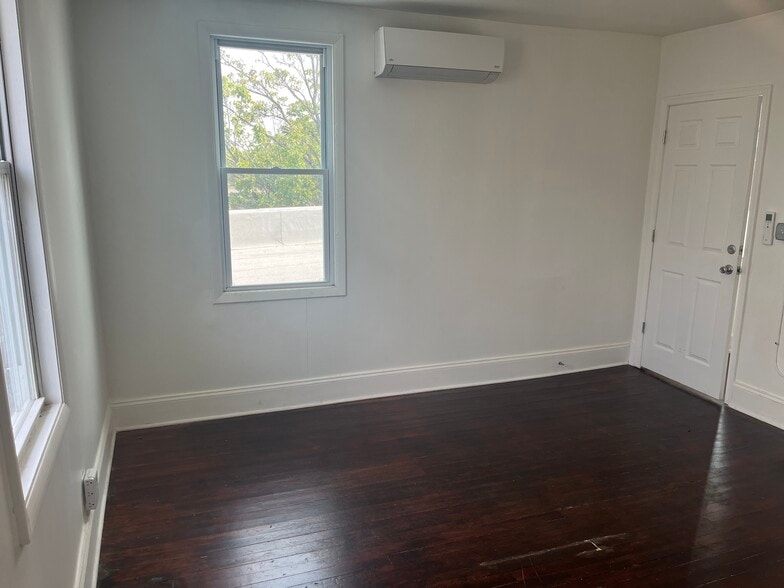 More Photos Of 4708 Harford Rd, Baltimore Office For Lease