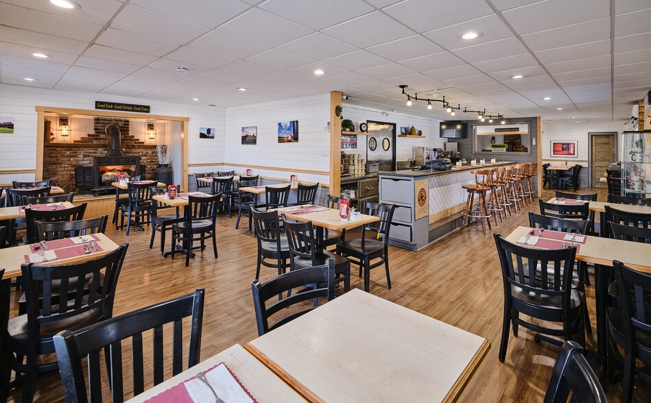 More Photos Of 6705 Easton Rd, Pipersville General Retail For Sale