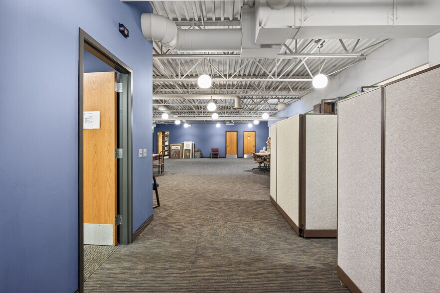 More Photos Of 521-563 Phalen Blvd, Saint Paul Coworking Space