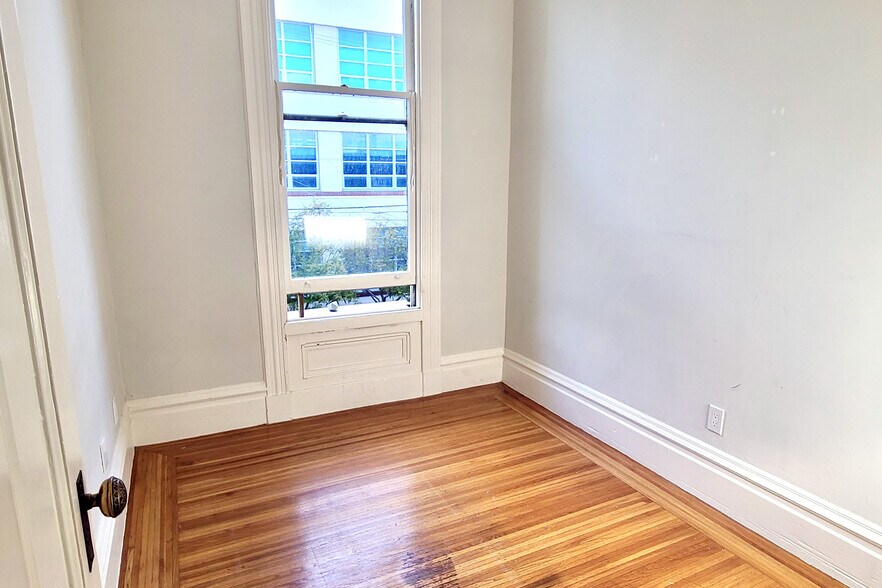 More Photos Of 113-115 Bartlett St, San Francisco Apartments For Sale