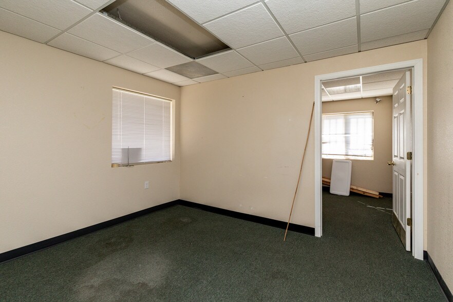 More Photos Of 43 N Silicon Dr, Pueblo Warehouse For Sale