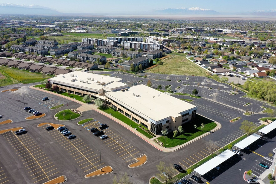 Primary Photo Of 888 University Park Blvd, Clearfield Office For Lease