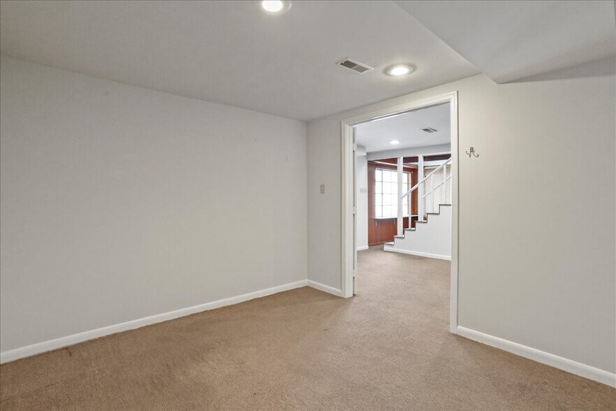 More Photos Of 2109 Valley Ave, Winchester Medical For Sale