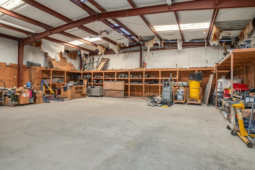 More Photos Of 19 Evergreen Dr, Lake Wales Freestanding For Sale