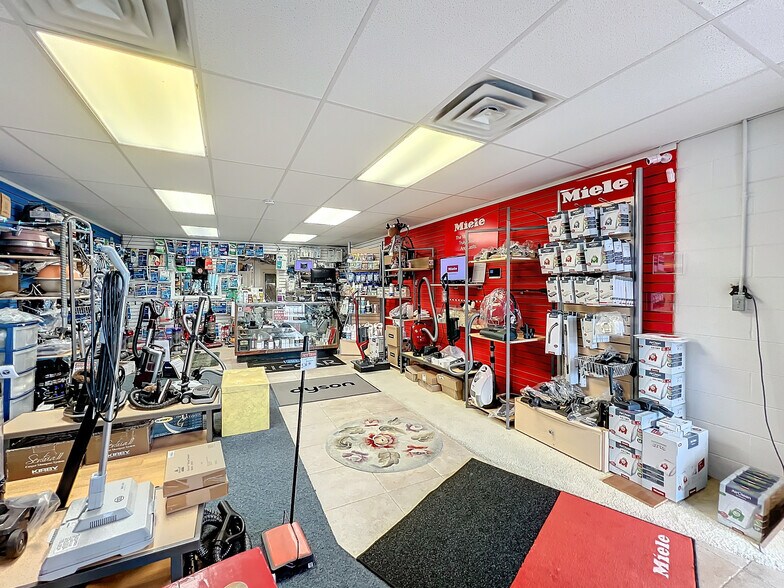 More Photos Of 2553-2565 Park Dr, Sanford Freestanding For Sale