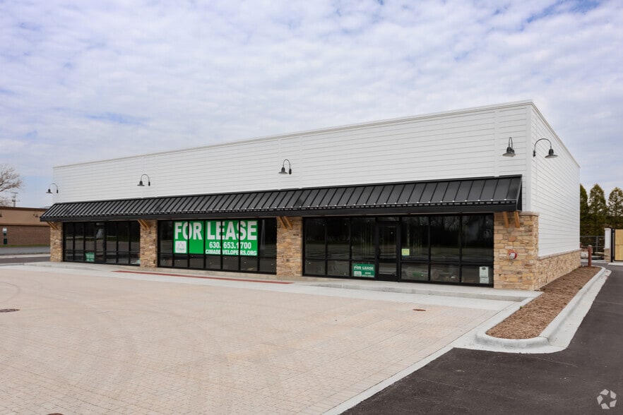 More Photos Of 1448 Algonquin Rd, Palatine Freestanding For Lease