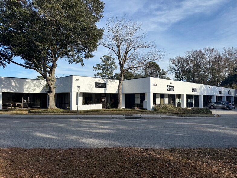 More Photos Of 1051 Johnnie Dodds Blvd, Mount Pleasant Medical For Sale