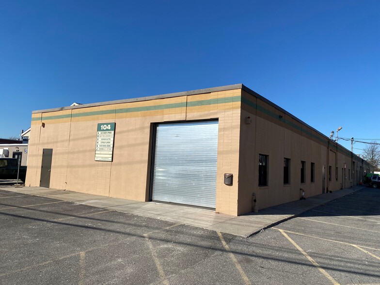 Primary Photo Of 104 Allen Blvd, Farmingdale Warehouse For Lease