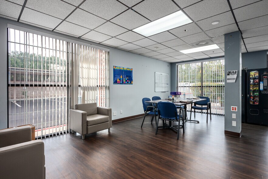 More Photos Of 630 S Rancho Dr, Las Vegas Medical For Lease