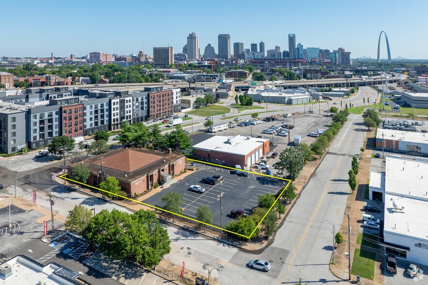 More Photos Of 1525 S Broadway, Saint Louis Office Residential For Sale