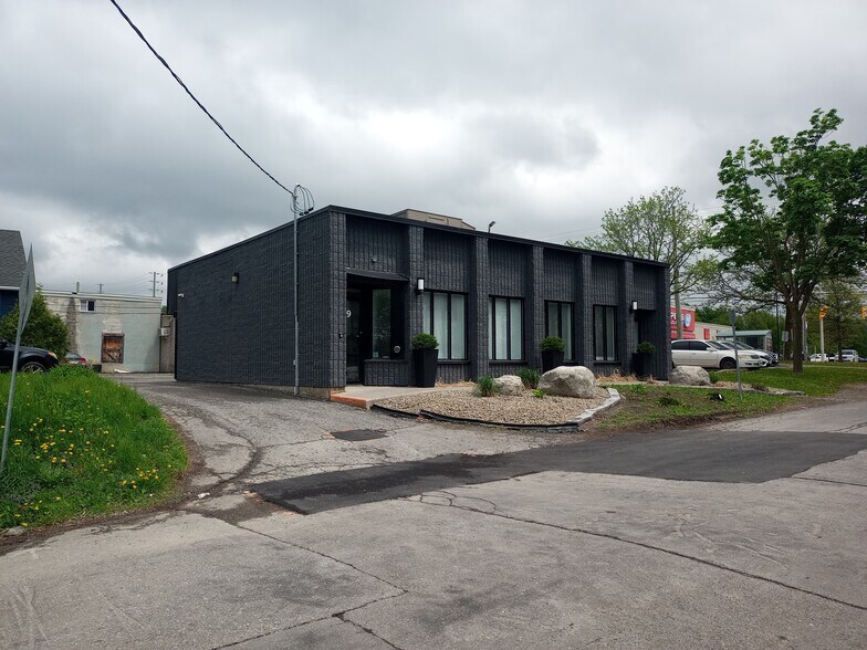 More Photos Of 69 Kempster Ave, Ottawa Office For Sale