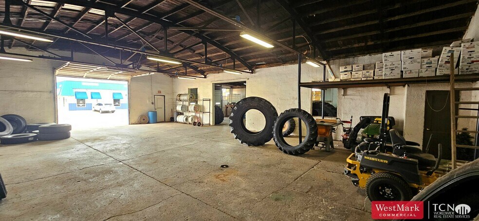 More Photos Of 824 Avenue B, Abernathy Service Station For Sale