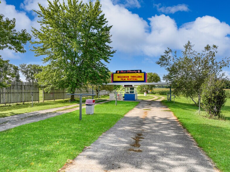 More Photos Of W6423 US-18, Jefferson Drive In Movie For Sale