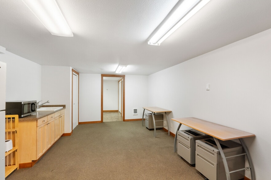 More Photos Of 3108 S Union Ave, Tacoma Office For Sale