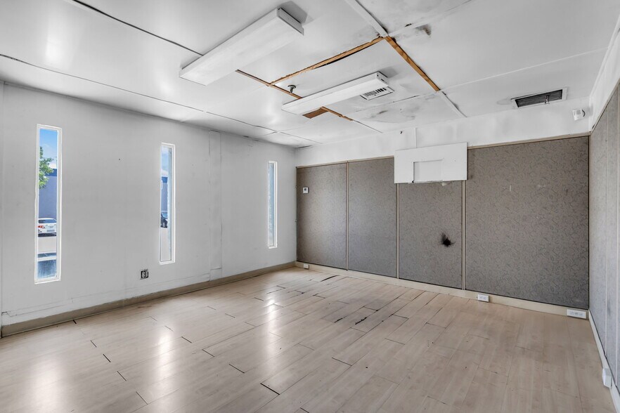 More Photos Of 7361-7391 NW 78th St, Medley Warehouse For Lease