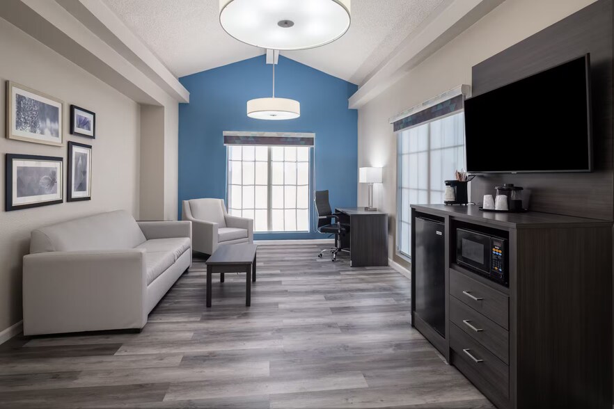 More Photos Of 4604 Madison Ave, Sacramento Hotel For Sale