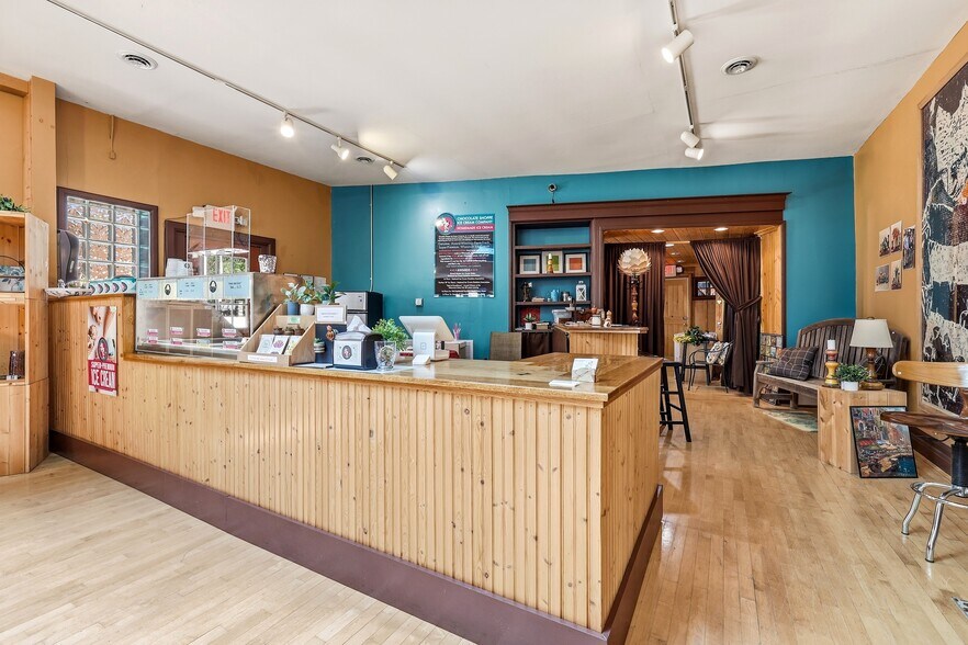 More Photos Of 196 S Main St, Potosi General Retail For Sale