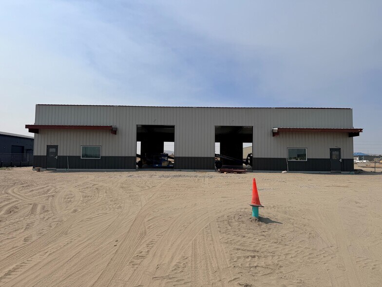 More Photos Of 2605 Robertson Dr, Richland Industrial For Lease