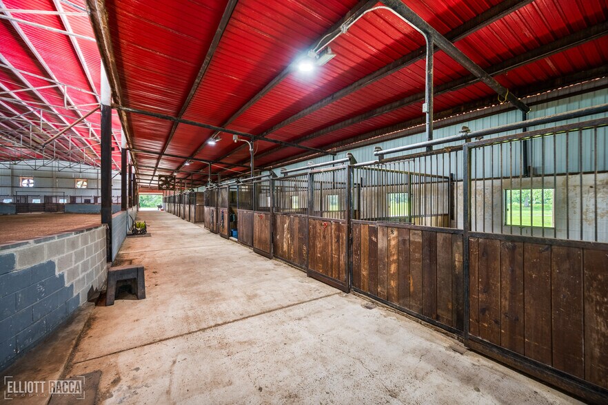 More Photos Of 1785 Old River Rd, Natchitoches Light Manufacturing For Sale