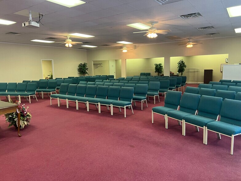 More Photos Of 2307 S Boston Rd, Danville Flex For Sale