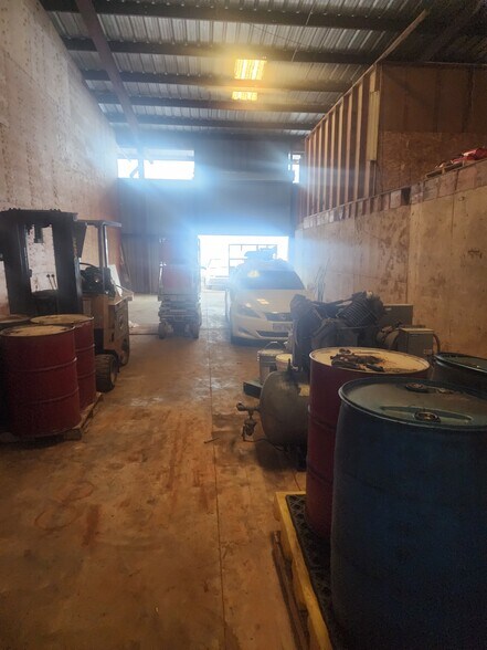 More Photos Of 645 Ahua St, Honolulu Warehouse For Lease