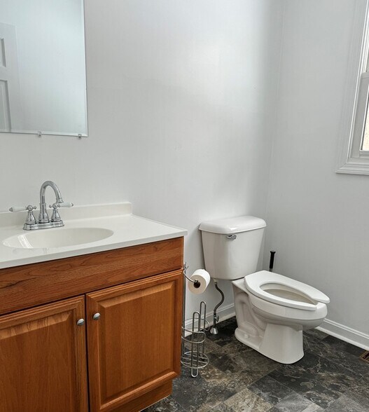 More Photos Of 170B Concord Rd, Chelmsford Office Residential For Lease