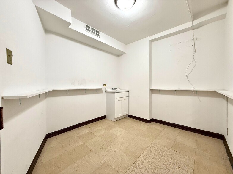 More Photos Of 160 Parkside Ave, Brooklyn Apartments For Lease