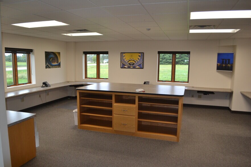 More Photos Of 1730 WI-153, Mosinee Warehouse For Lease