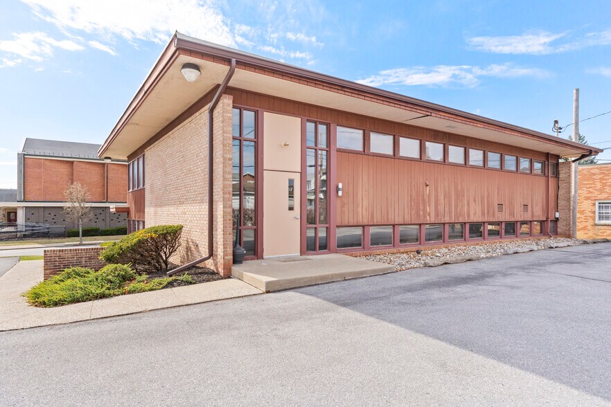 More Photos Of 811 N 19th St, Allentown Medical For Lease