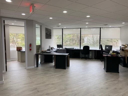 More Photos Of 245 Saw Mill River Rd, Hawthorne Office For Sale
